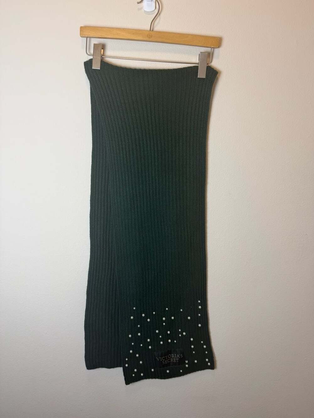 Victoria's Secret Dark Green Ribbed Knit Pearl Embellished Scarf